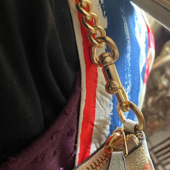 Coach Teri with heart print gold pink hearts cream clutch crossbody small bag - Picture 6 of 10